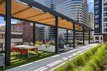 Rooftop lounge area at 365 nicollet, minneapolis, mn 55401